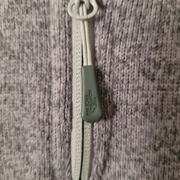 Women Size Medium The North Face 1/2 Zip Pullover Fleece Sweater Color Purple - Picture 4 of 9